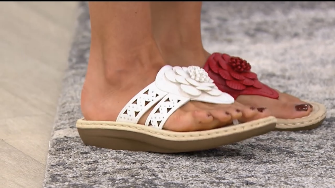 Courtney Khondabi Feet